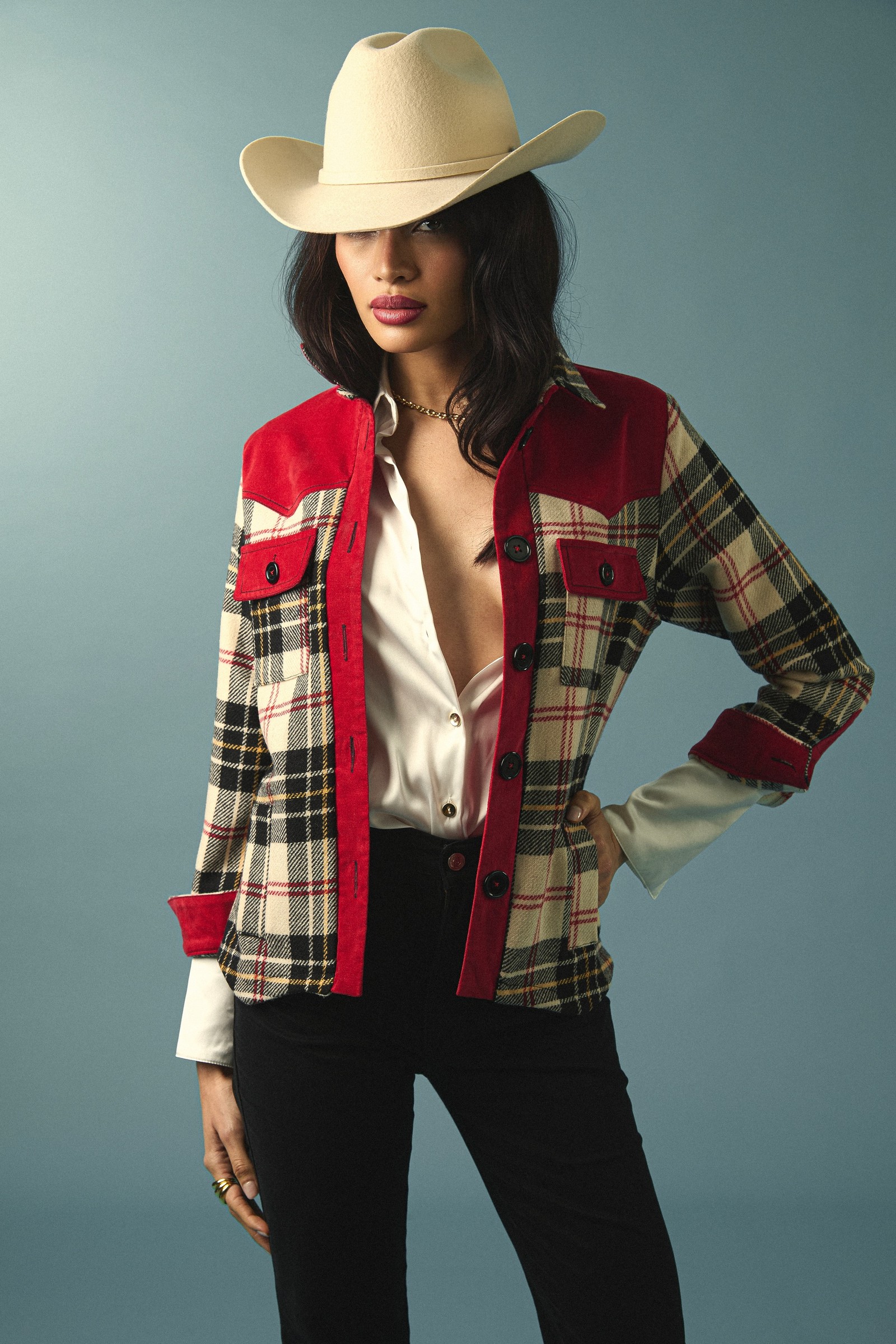 KATHARINA SOBRECAMISA 19