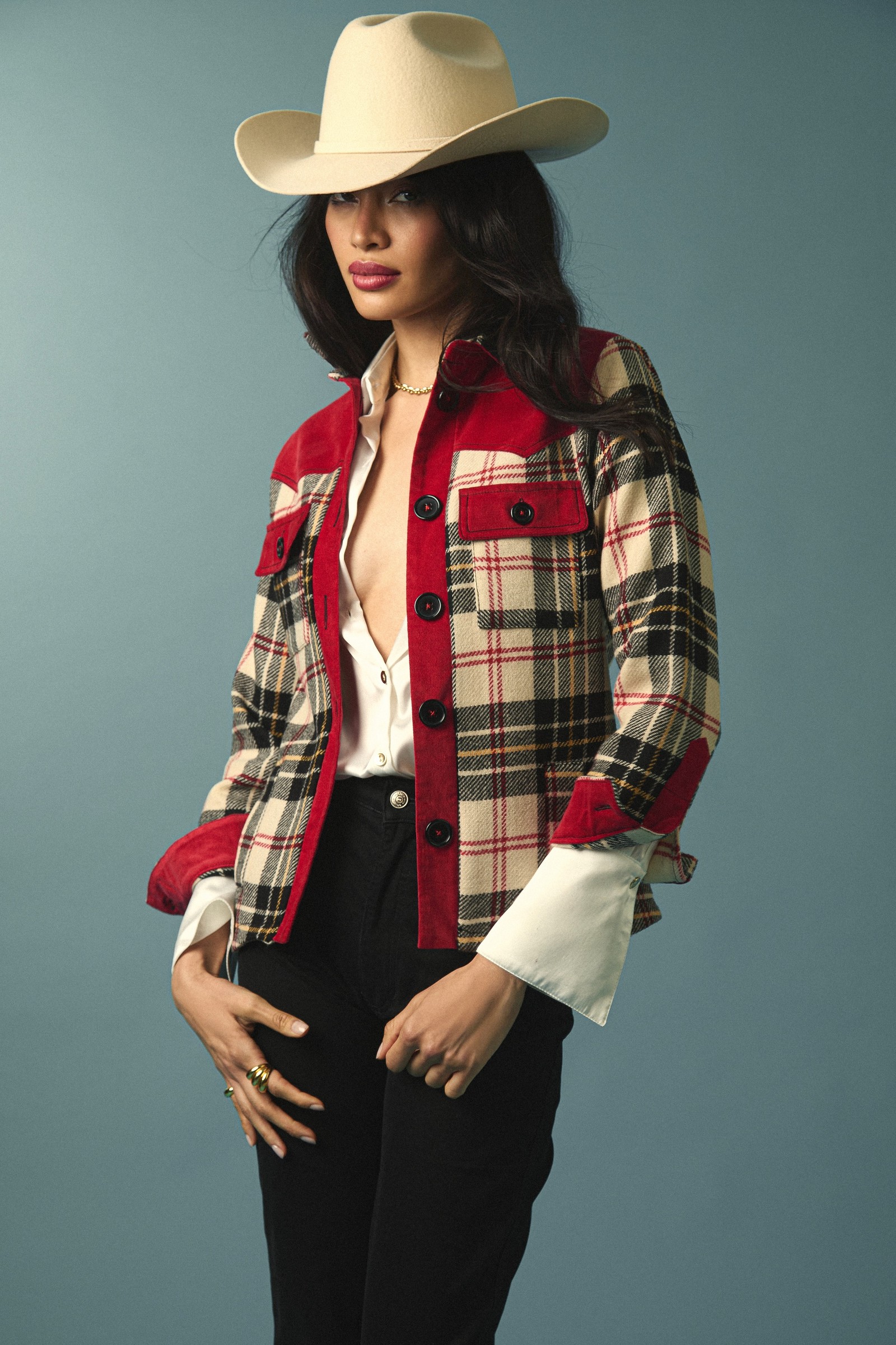 KATHARINA SOBRECAMISA 23